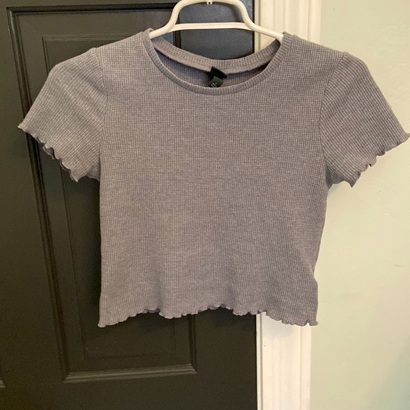 Cute gray shirt! - Picture 2 of 2
